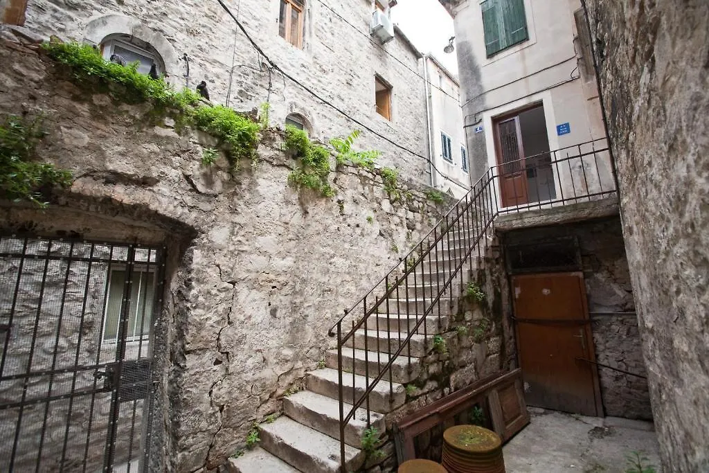 Julije Rooms 3*, Split