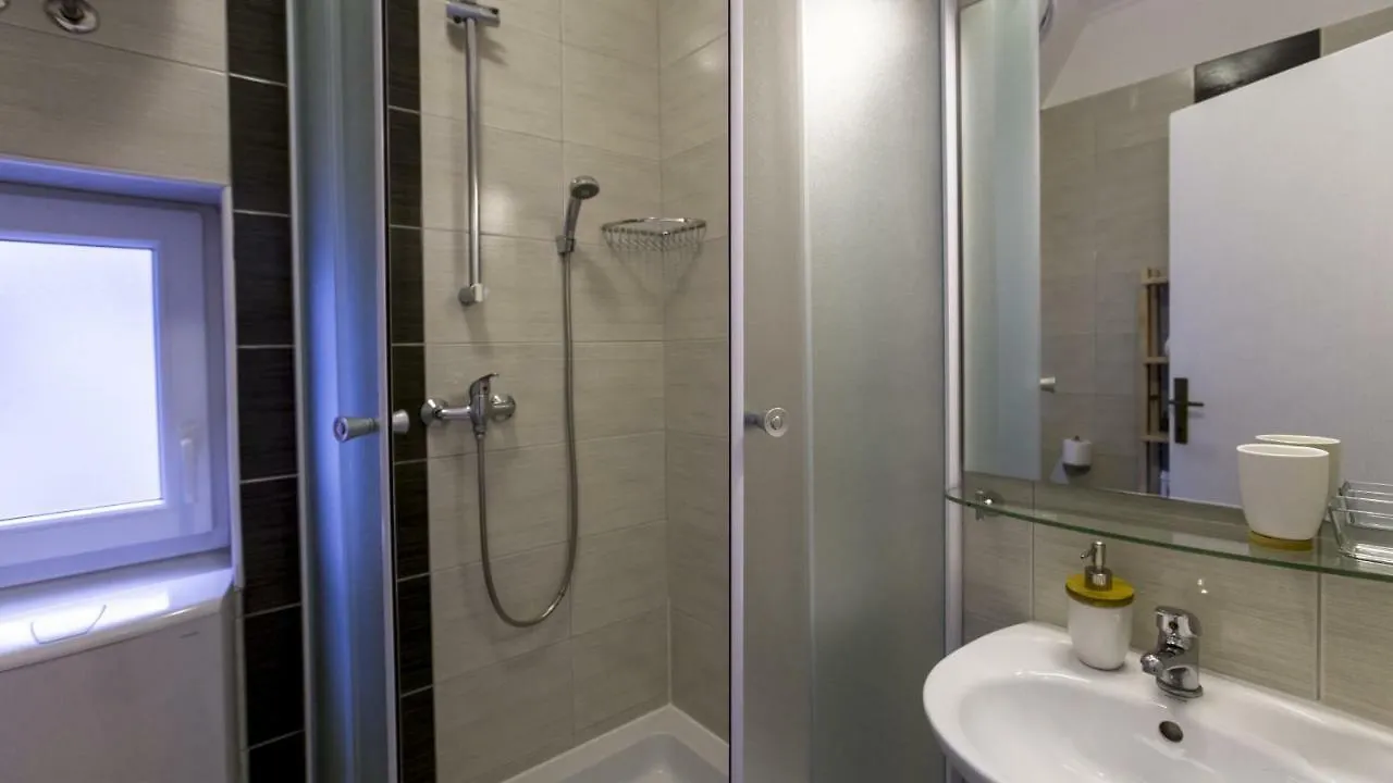 Julije Rooms Guest house