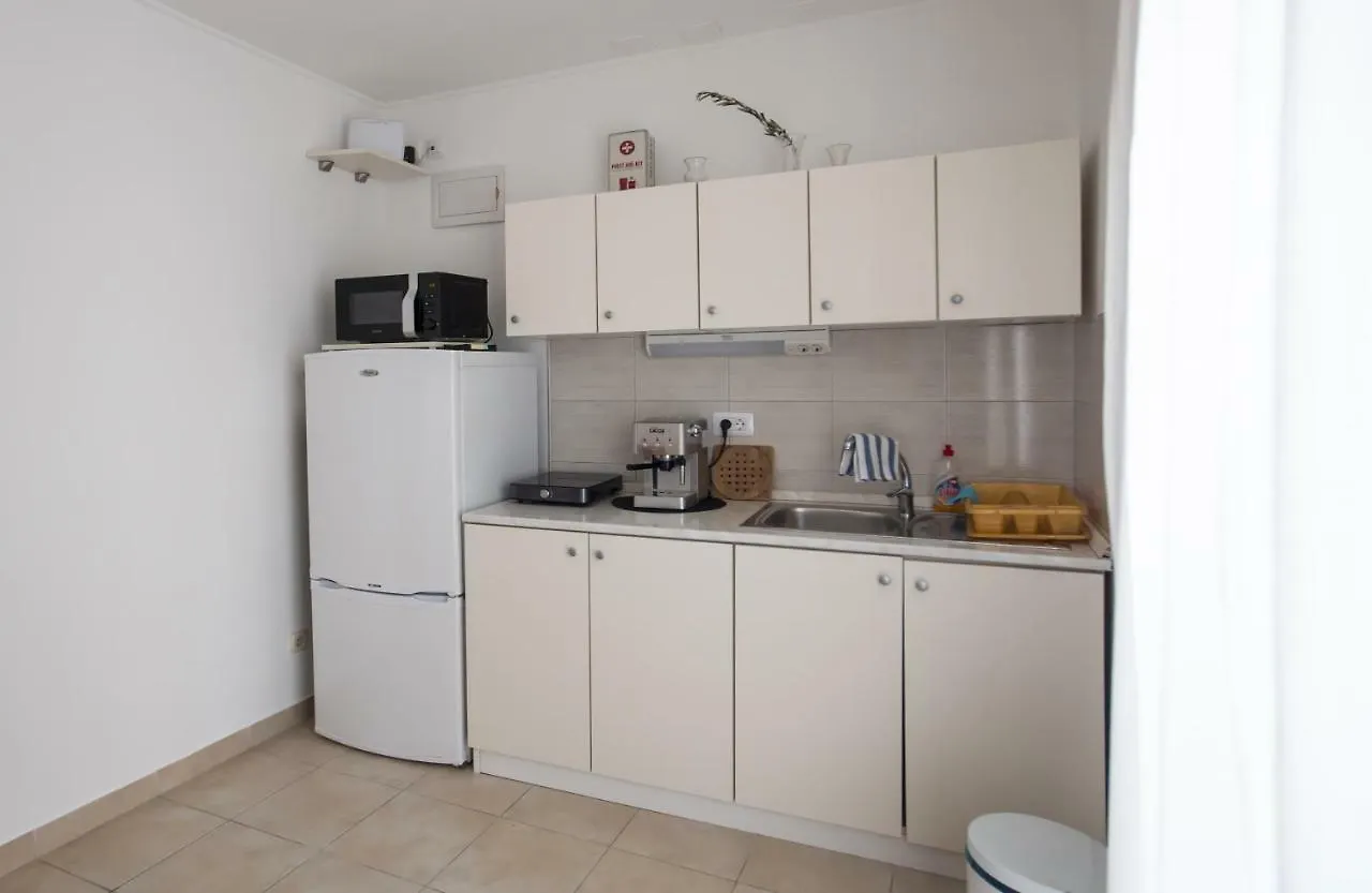 Julije Rooms